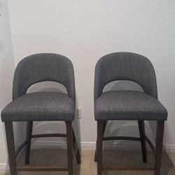 4 Bar stools  