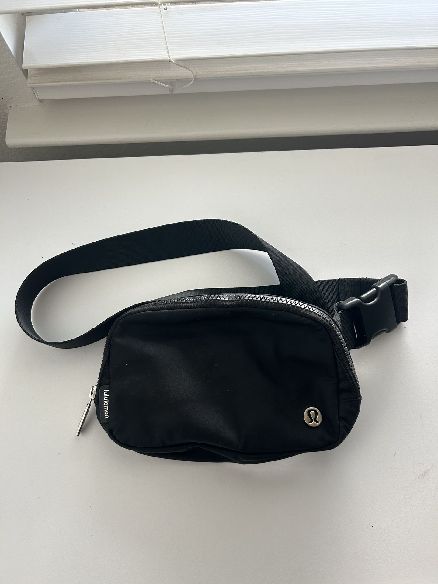 Lululemon Everywhere Belt Bag 1L Black