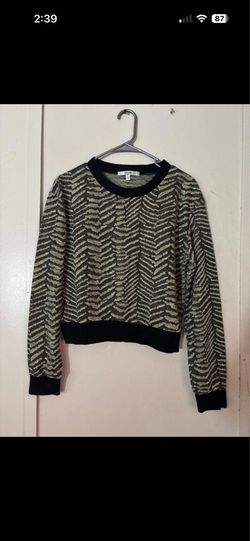 Thin long sleeve sweater