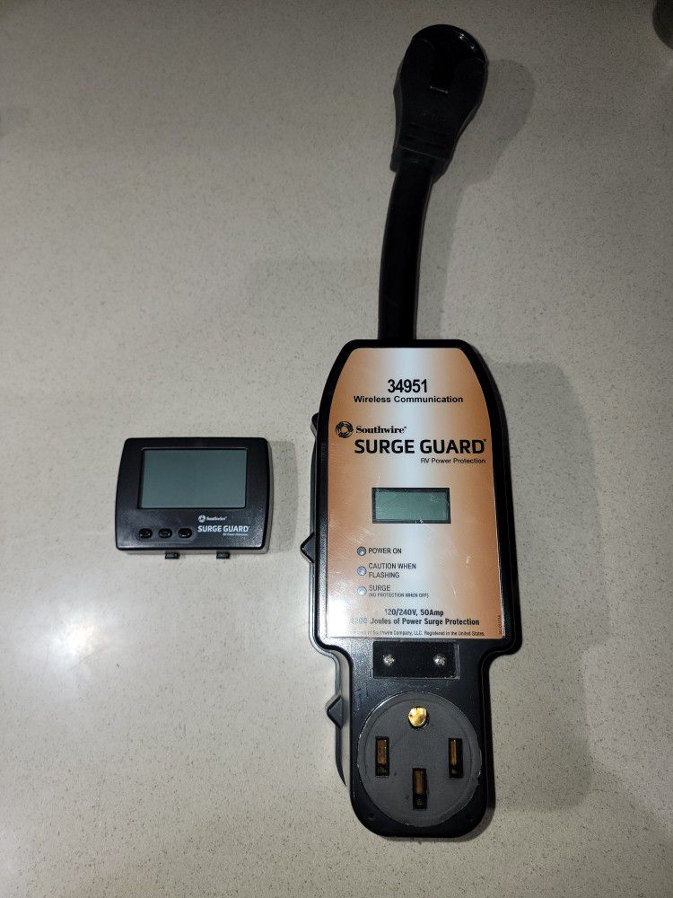 Photo RV EMS Southwire Surge Guard 34951 and Remote Power Monitor 40301