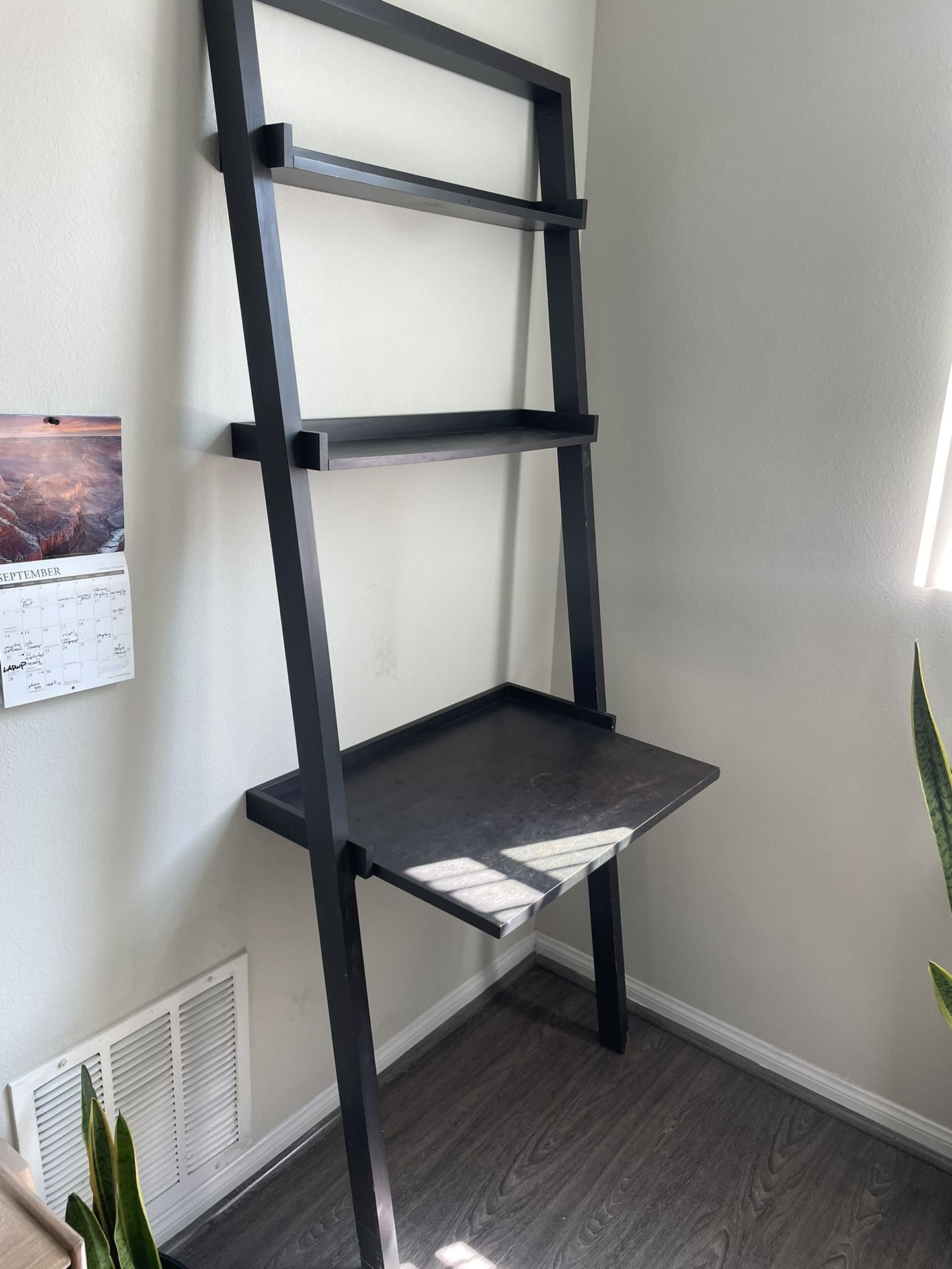 Free Small Desk/Shelf Hybrid!
