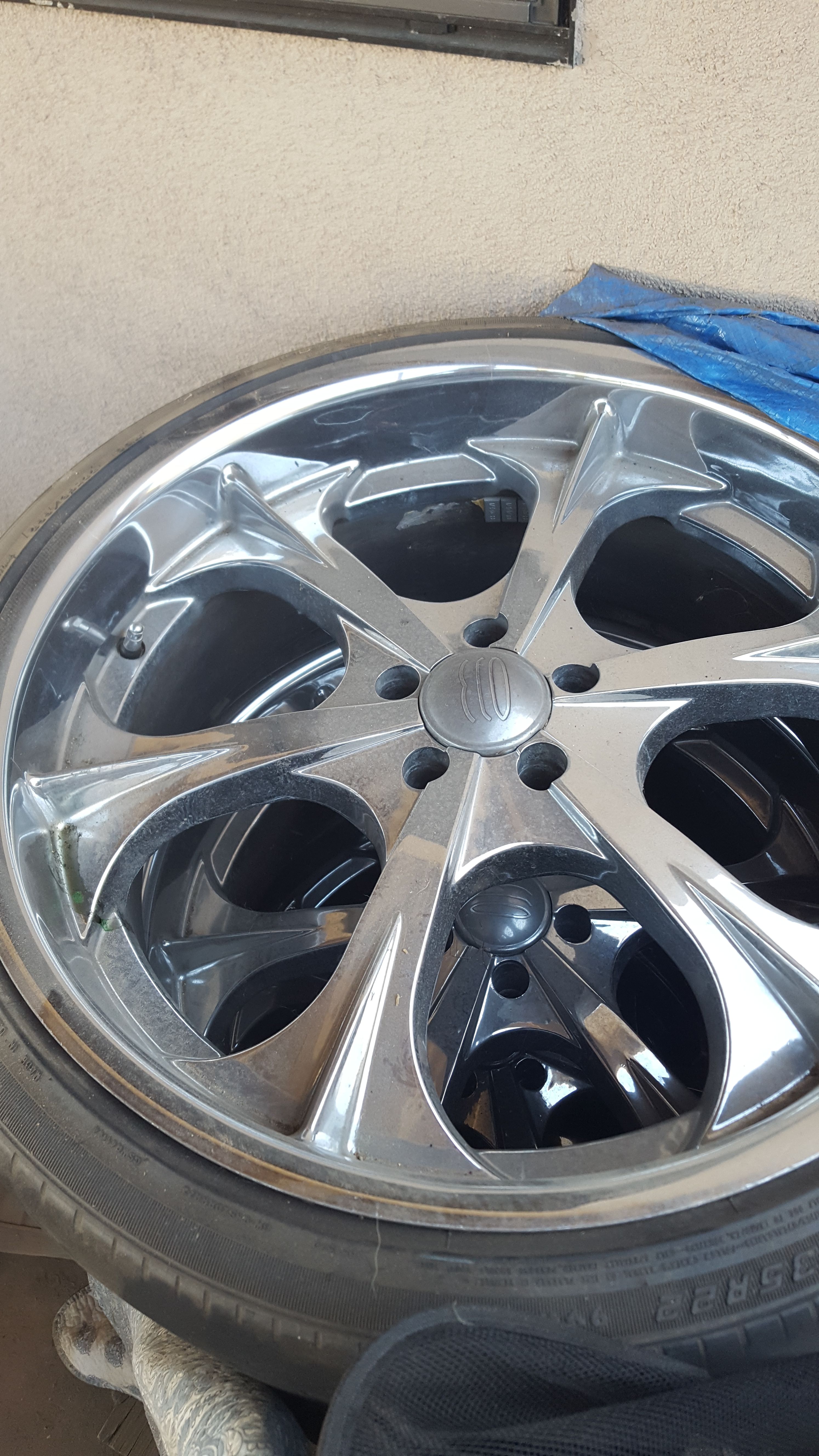 22 inch oasis rims and tires for dodge magnum charger challenger and chrysler 300c