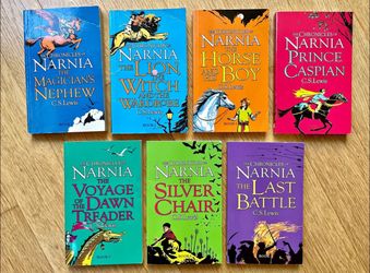 THE CHRONICLES OF NARNIA BY C.S LEWIS 7 BOOK LOT