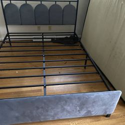 Washer and dryer Queen size bed