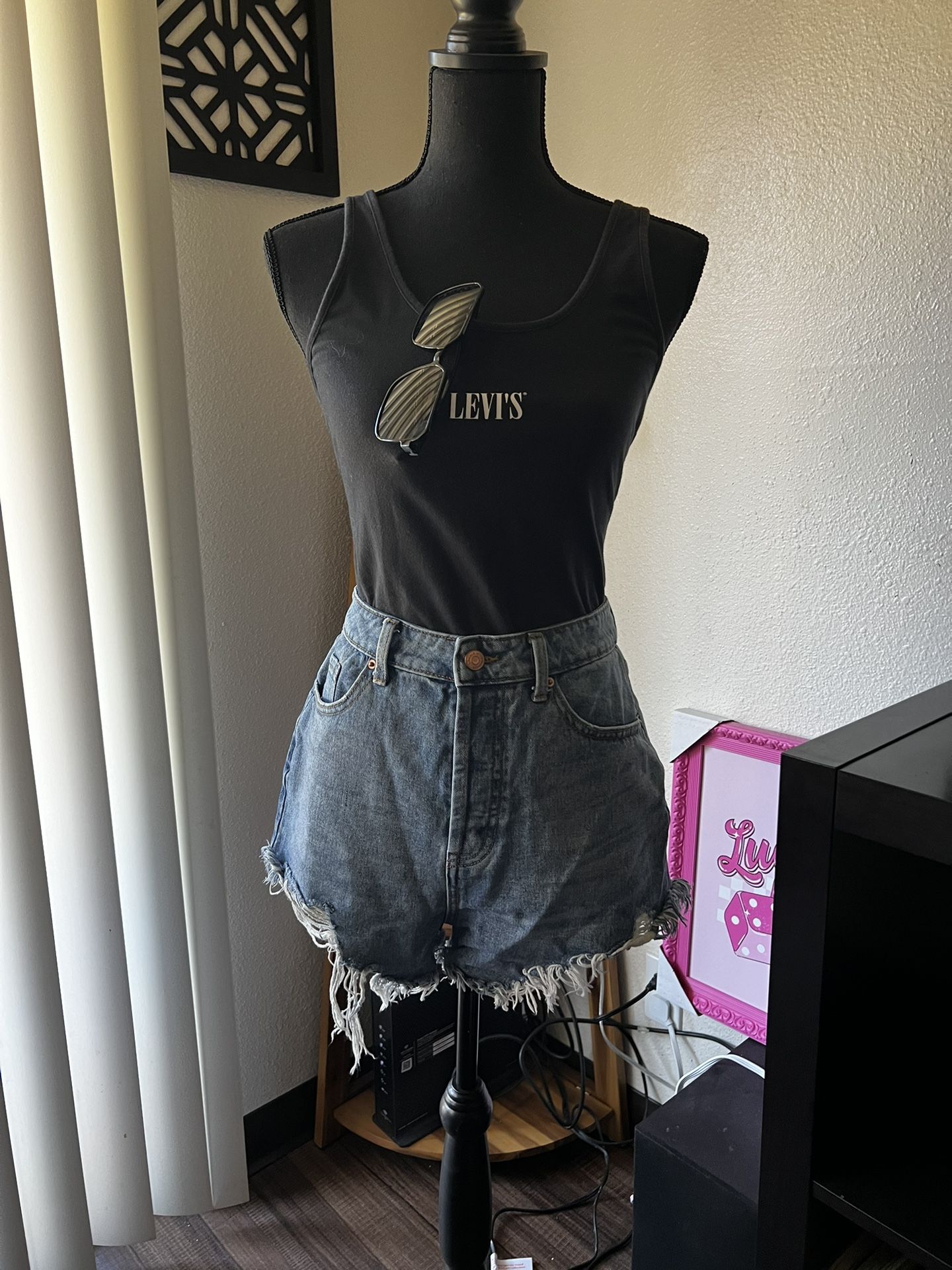 Women’s Midsize Outfit