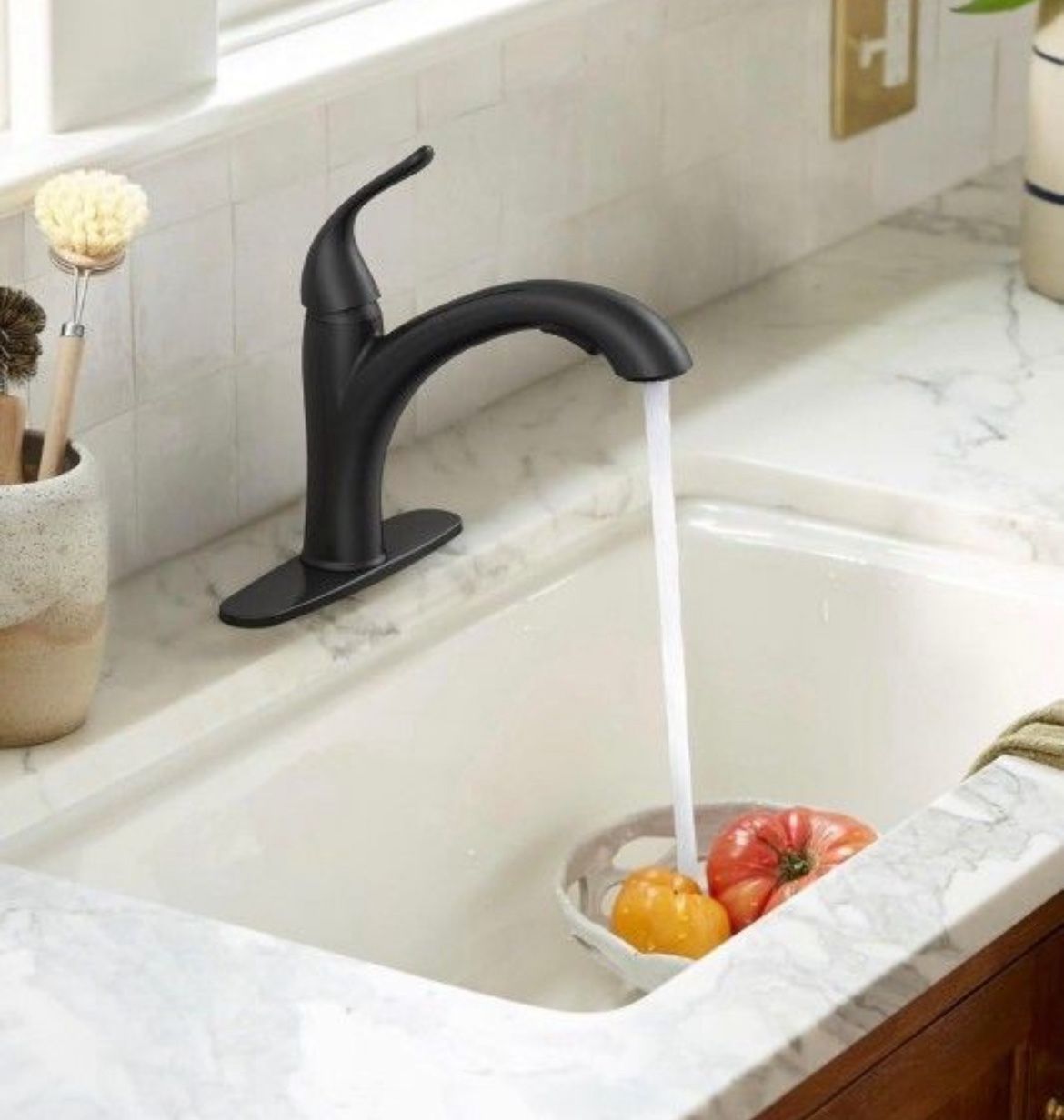 Matte Black Kitchen Faucet with Sprayer, Single Handle Pull Out Kitchen Sink Faucet for 1 Hole with 3 Holes Deck Plate, Water Supply Lines Included