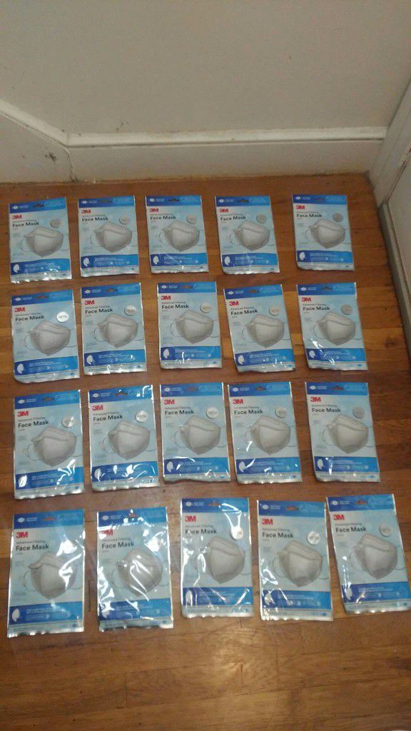 20 Unopened Adult Sized Disposable 3M Advanced Filtering Face Masks. Filters At Least 95% Of Airborne Particulate Matter.