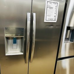 Refrigeradora De Dos Puertas De Acero Nueva