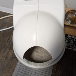 Cat Genie Auto Litter Box-PRICED TO SELL