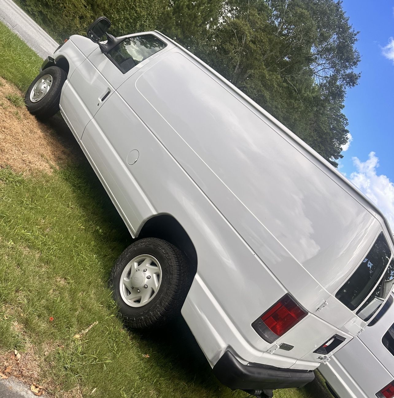 2010 Ford E-350