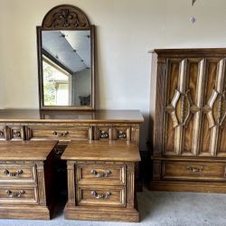 Vintage Burlington House 6-Piece Bedroom Set – Solid Wood, Timeless Style (Portland Metro)