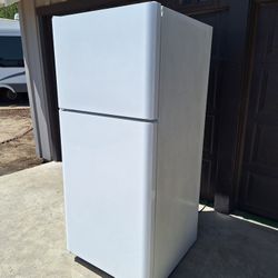Frigidaire Refrigerator 