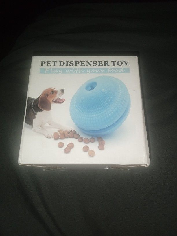 Dog Treat Ball IQ Interactive Food Dispensing Puzzle Toys for Dogs Chasing Chewing Playing











