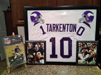 FRAN TARKENTON HALL OF FAMER, MINNESOTA VIKINGS CUSTOM STITCHED,FRAMED JERSEY WITH ACTION FIGURE.