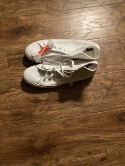 White Converse w Laces and Box