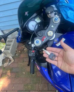 Car Truck Motorcycle keys & Fobs