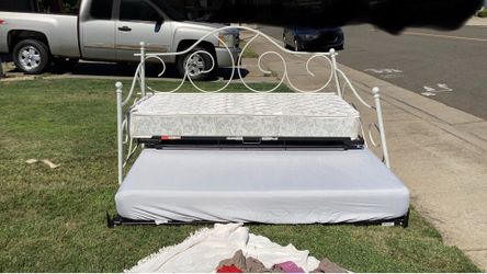 Twin bed set can make to a queen