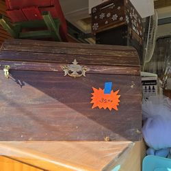 Treasure Chest With Card Slot