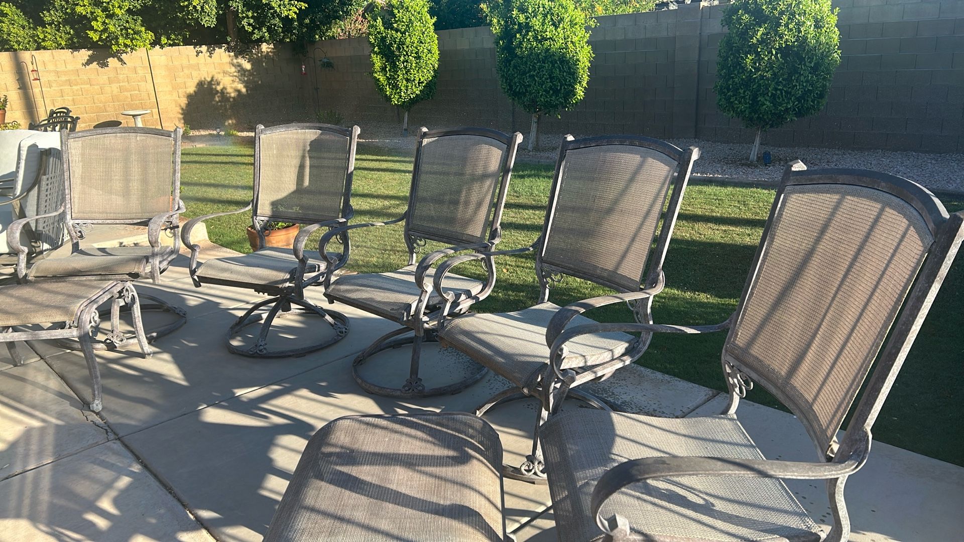5 Swivel Chairs With Two Stools/ No Table