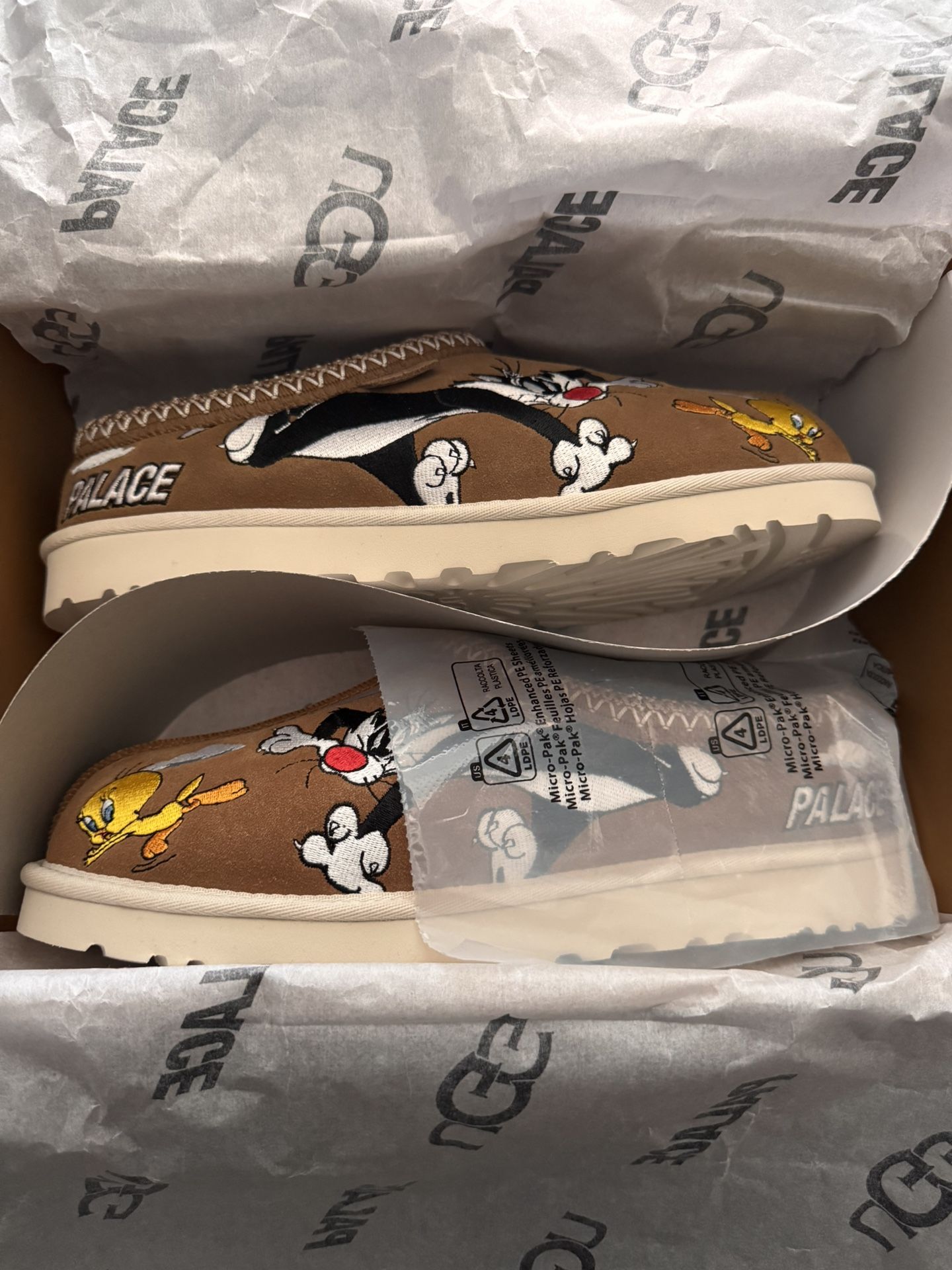 Size 9 - Palace UGG Looney Tunes Tasman Slipper Chestnut