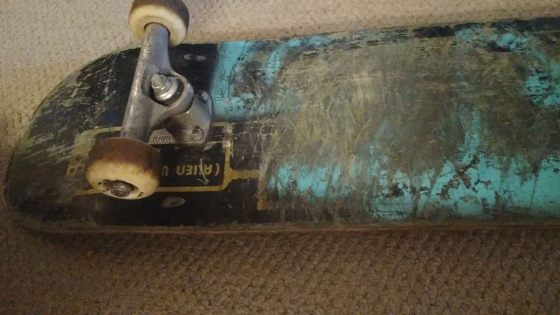 Skateboard alien $70