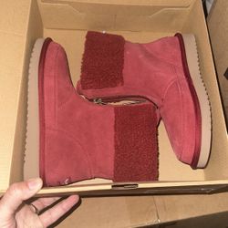Women Size 5 Kookaburra By Ugg