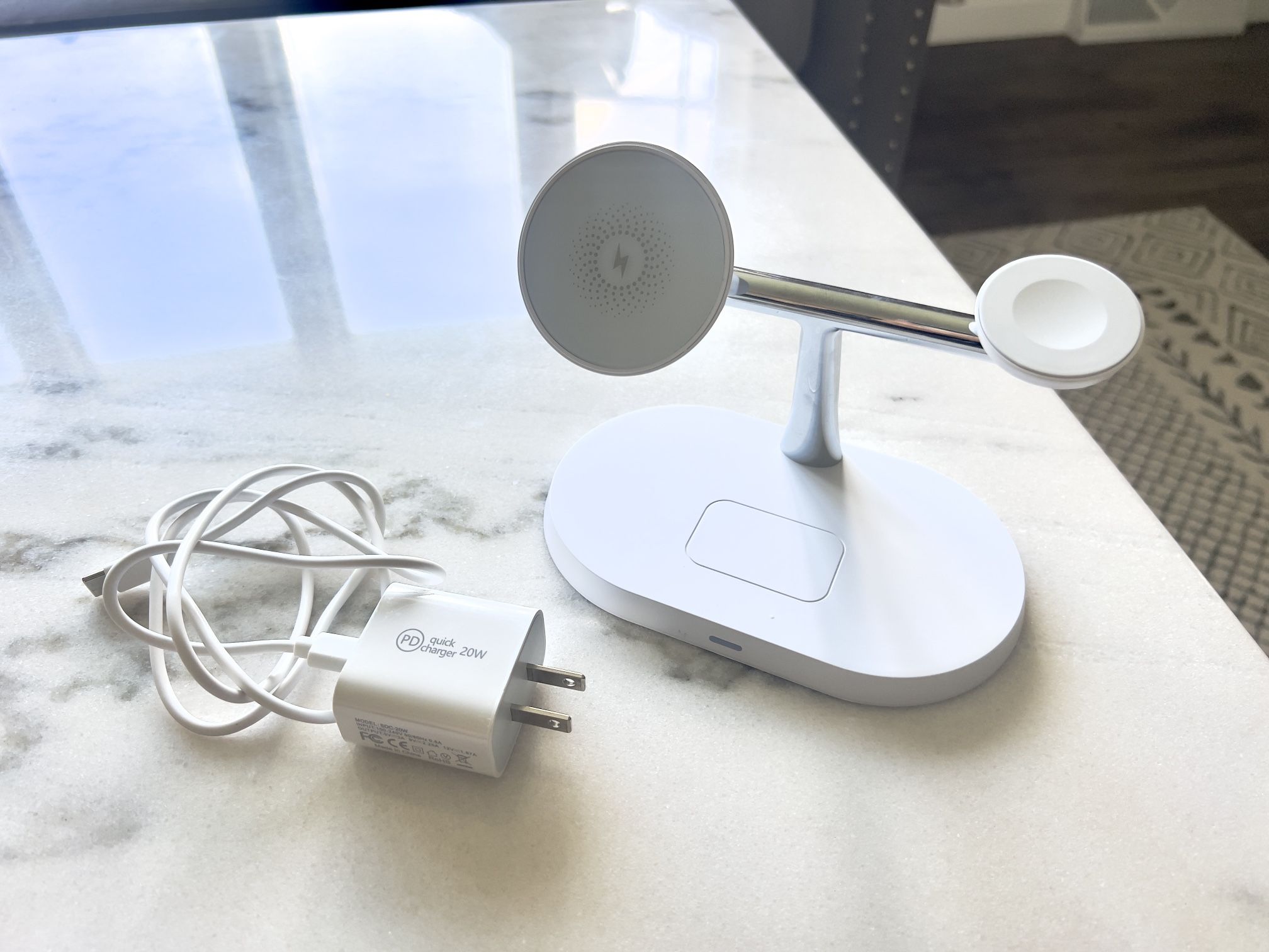 3 in 1 Charging Station for wirelessly charging iPhone , AirPods and iWatch