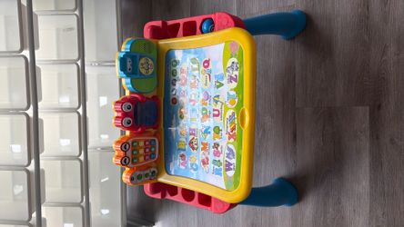 Vtech baby leaning table