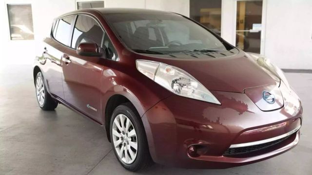 2016 Nissan LEAF