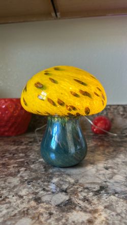 Mushroom lamp