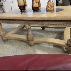 Coffee table, with its two side tables Carved. 