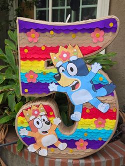 Glo's Custom Made Piñatas