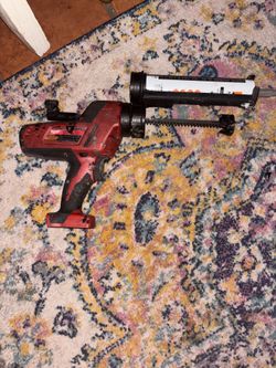 Milwaukee M12 Cordless Caulk and Adhesive Gun