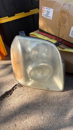 Used headlights 2007-2010 gmc Yukon