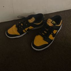 Black And Yellow Dunks Size 10