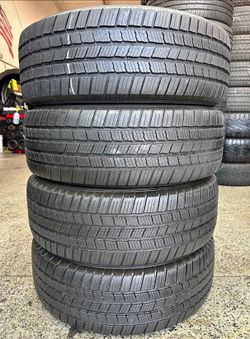 265/65/17 Michelin vendo un set de llantas usadas excelente condiciones de vida las 4 ✅🤩I am selling a set of used tires, all 4 in excellent living c