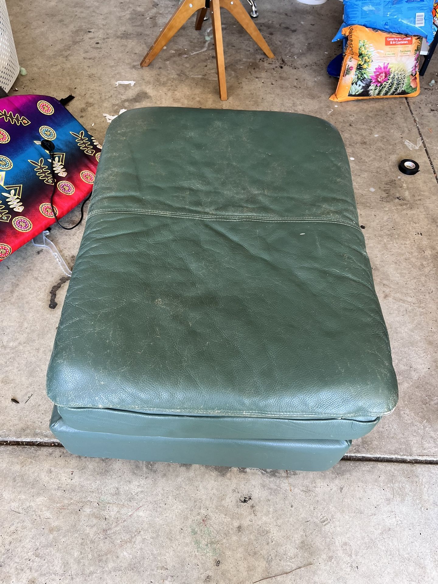 Free Ottoman 