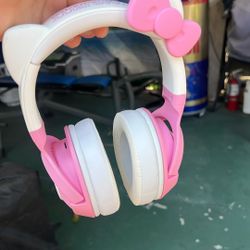 Hello Kitty Headphones 