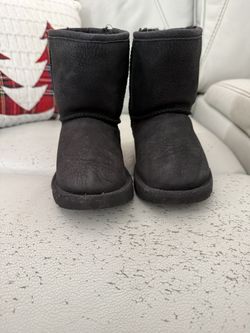 UGG Boots Size 8,waterproof,toddler.