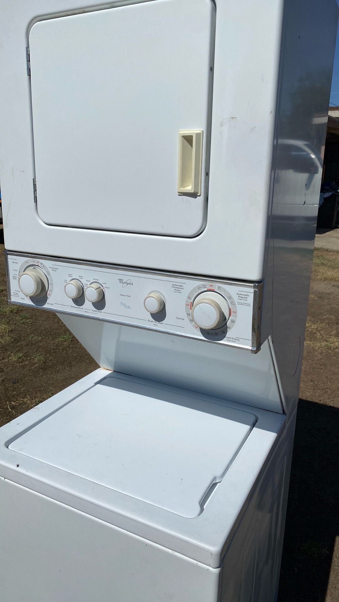 Lavadora y secadora. La secadora de gas trabajan muy bien por el precio de$170