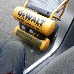 DeWalt Air Conpressor