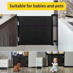 Retractable baby/dog gate