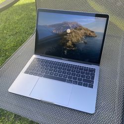 2017/18 MacBook Pro 13 Inch 2.3 i5 8GB 128GB SSD