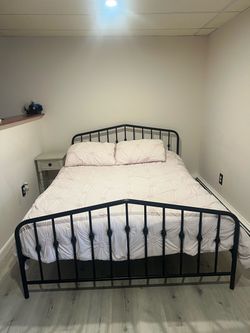 Queen metal frame and mattress