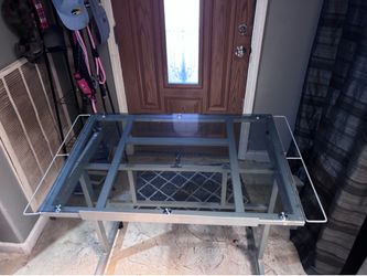 Adjustable desk