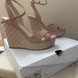 BRAND NEW NEVER WORN 8.5 ALDO