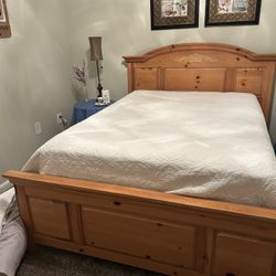 Queen/Full Size Bed With Full Size Mattress Set
