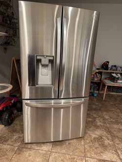 FREE FREE Refrigerador