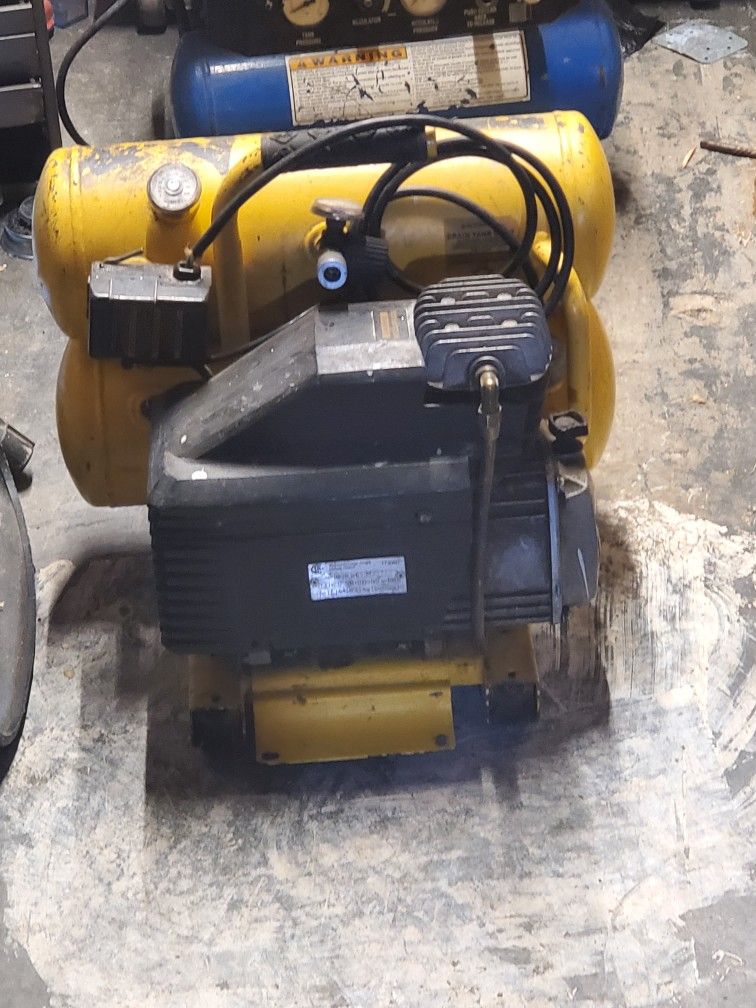 Dewalt Dual Tank Air Compressor