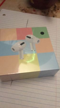 Earphone Bluetooth.  I Have Color Black. Green. And White